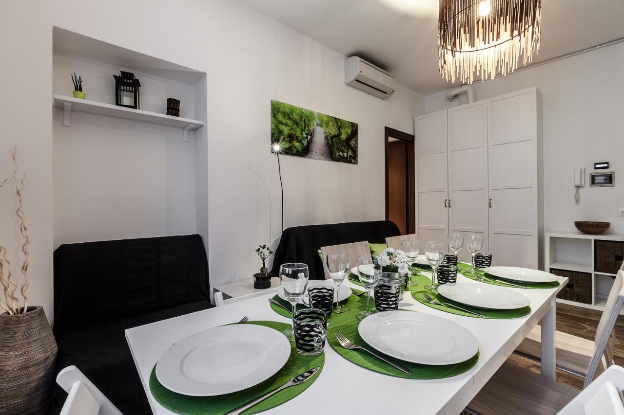 Stayeasy Fara12 - Central Station & Downtown Walking Distance Милано Екстериор снимка